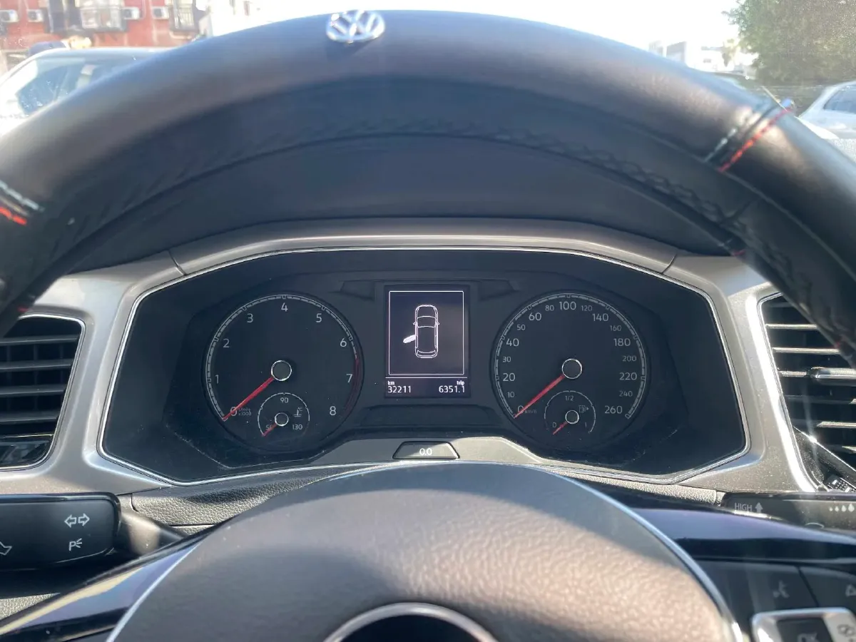 2021 Volkswagen T-Roc 1.4T 150HP L4 7DCT,autocango,china used car exporter,china ev exporter,chinese used car exporter,chinese used ev exporter