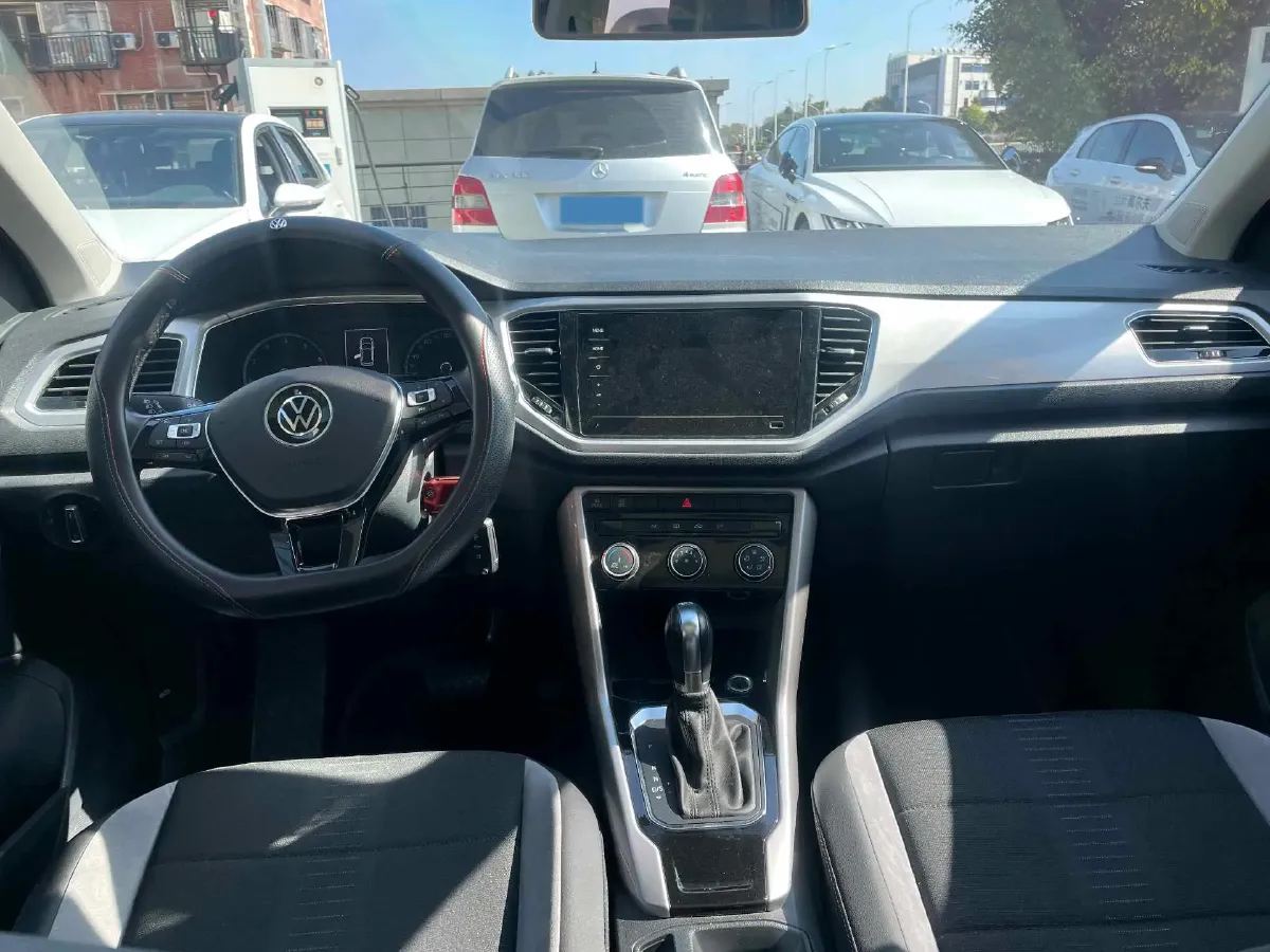 2021 Volkswagen T-Roc 1.4T 150HP L4 7DCT,autocango,china used car exporter,china ev exporter,chinese used car exporter,chinese used ev exporter