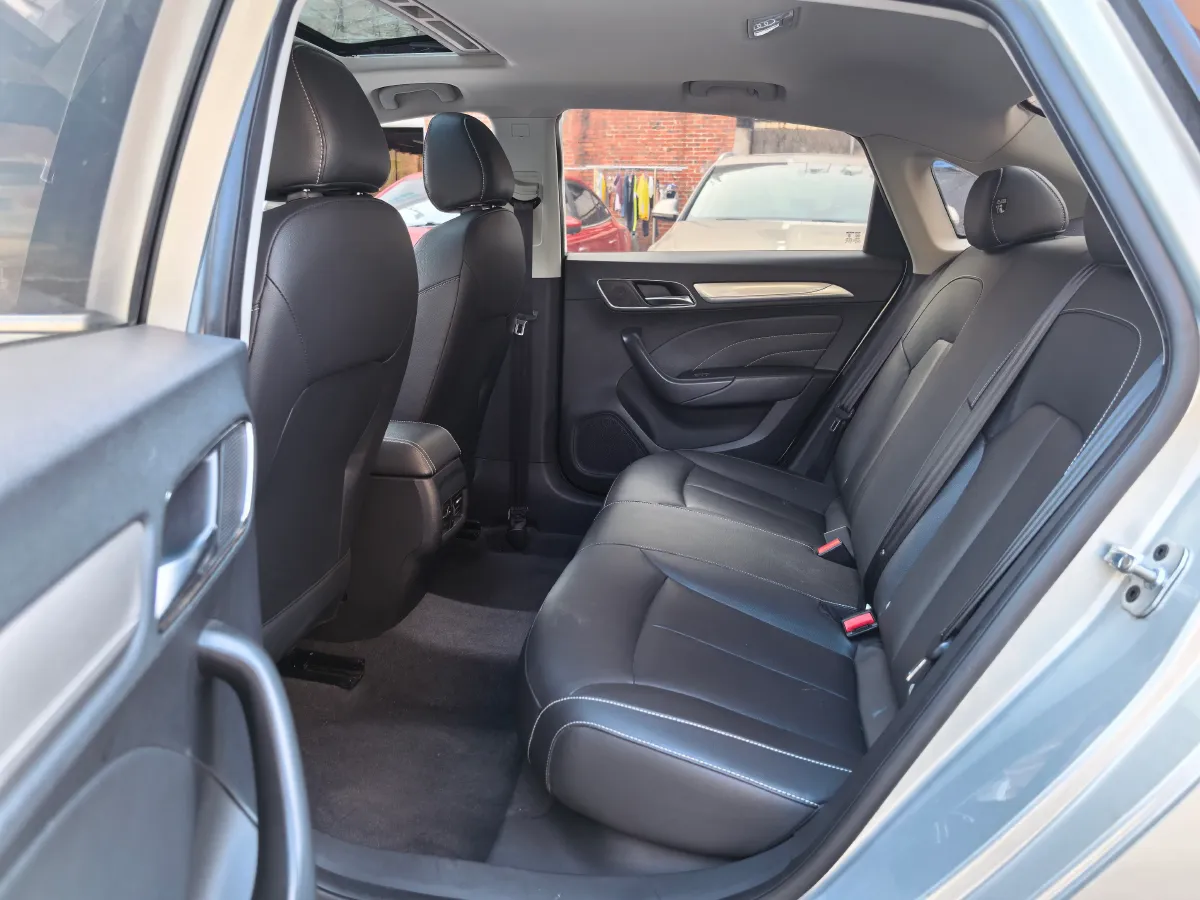 2017 Roewe i6 1.0T 125HP L3 2AT PHEV,autocango,china used car exporter,china ev exporter,chinese used car exporter,chinese used ev exporter