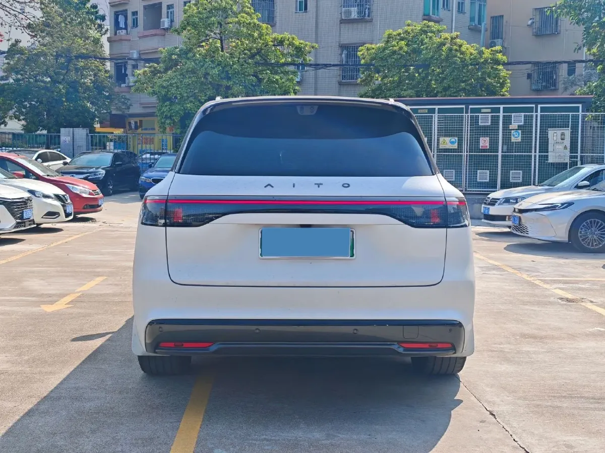 2025 AITO AITO M8 REEV 160HP REEV 53.4KWH,autocango,china used car exporter,china ev exporter,chinese used car exporter,chinese used ev exporter