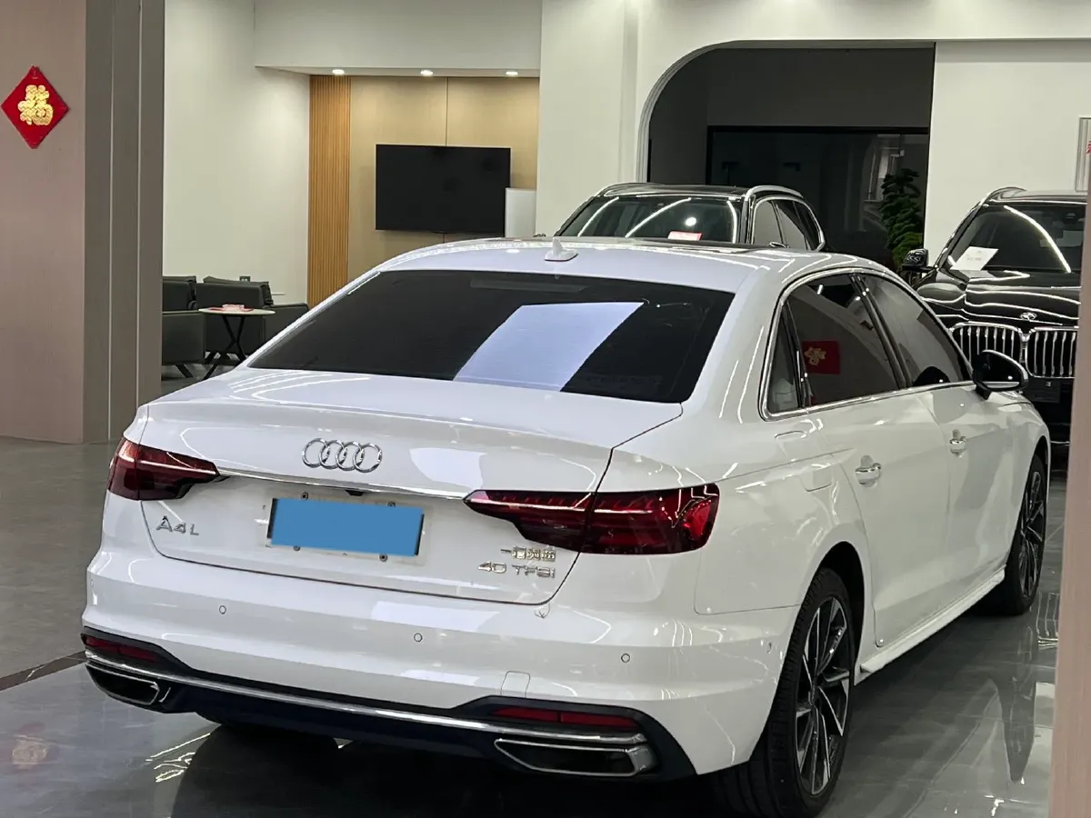 2022 Audi A4L 2.0T 190HP L4 7DCT,autocango,china used car exporter,china ev exporter,chinese used car exporter,chinese used ev exporter