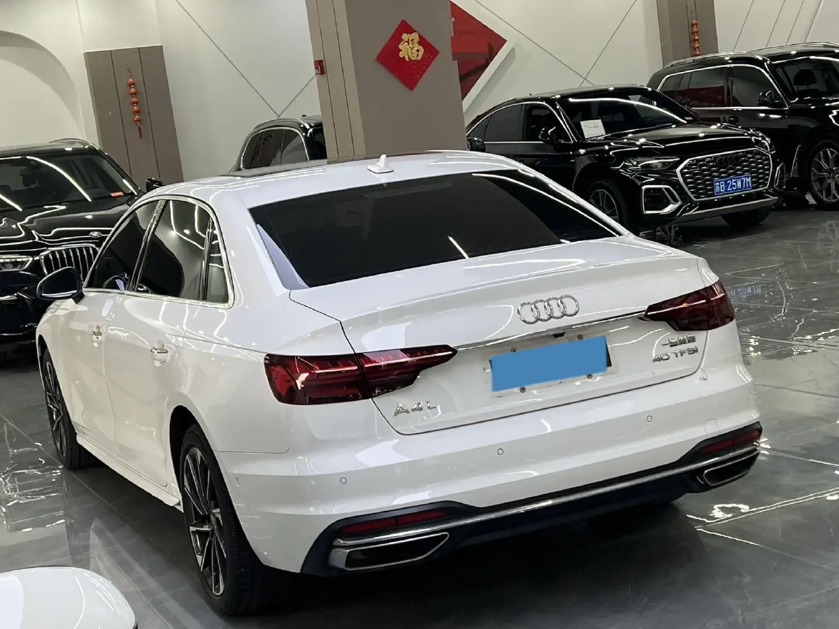 2022 Audi A4L 2.0T 190HP L4 7DCT,autocango,china used car exporter,china ev exporter,chinese used car exporter,chinese used ev exporter
