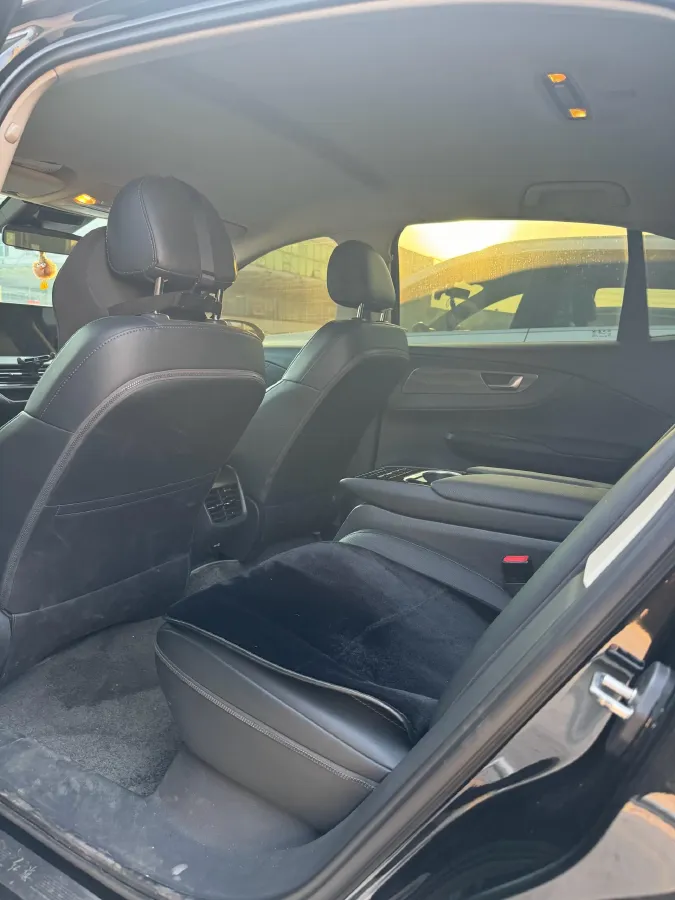 2022 HongQi E-QM5 BEV 56KWH,autocango,china used car exporter,china ev exporter,chinese used car exporter,chinese used ev exporter