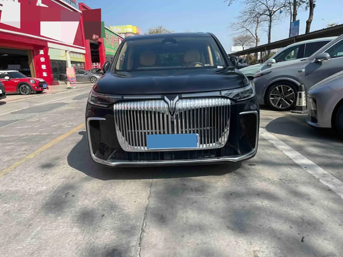 2025 Voyah Dream 1.5T 150HP L4 PHEV 41.7KWH,autocango,china used car exporter,china ev exporter,chinese used car exporter,chinese used ev exporter