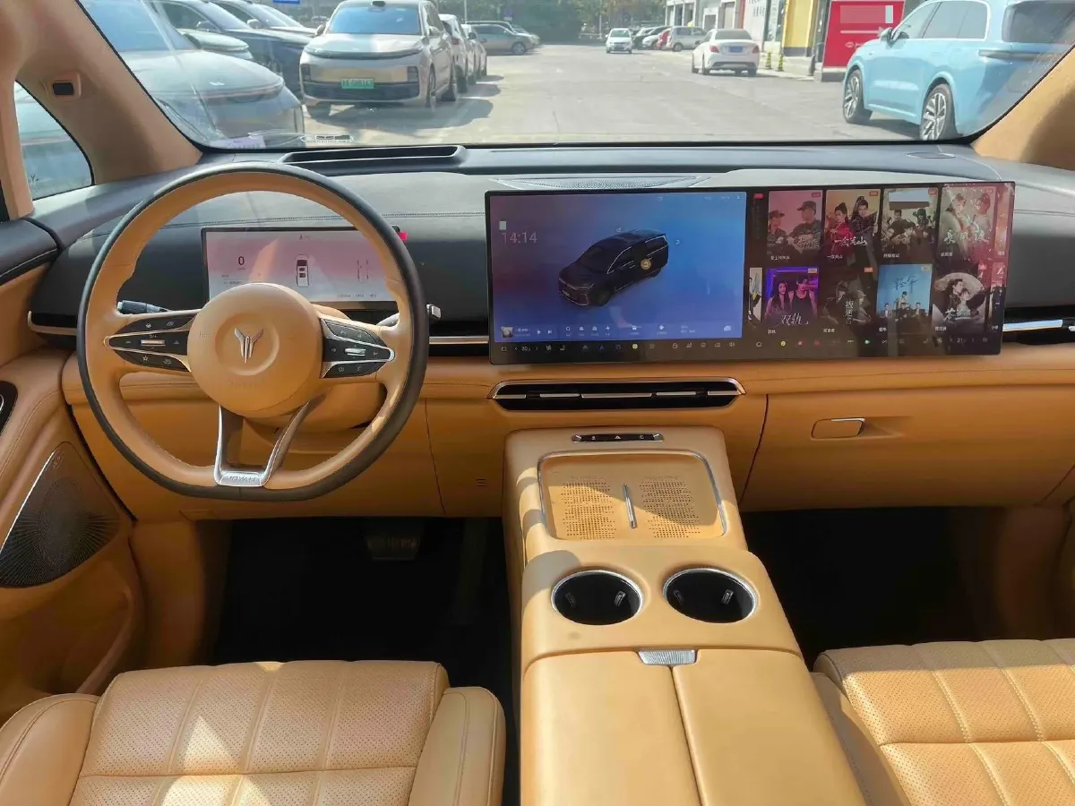 2025 Voyah Dream 1.5T 150HP L4 PHEV 41.7KWH,autocango,china used car exporter,china ev exporter,chinese used car exporter,chinese used ev exporter