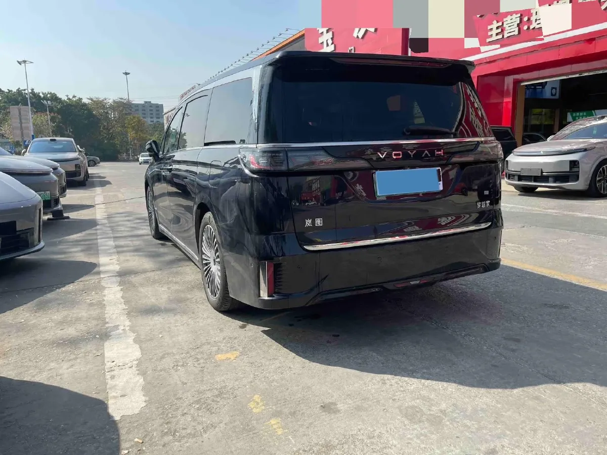 2025 Voyah Dream 1.5T 150HP L4 PHEV 41.7KWH,autocango,china used car exporter,china ev exporter,chinese used car exporter,chinese used ev exporter
