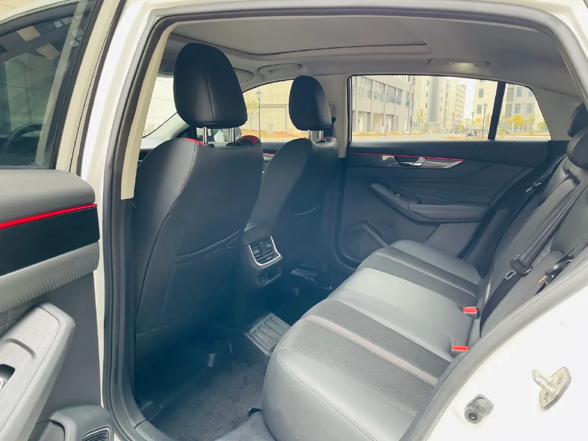 2021 DongFeng Aeolus YiXuan MAX 1.5T 190HP L4 7DCT,autocango,china used car exporter,china ev exporter,chinese used car exporter,chinese used ev exporter