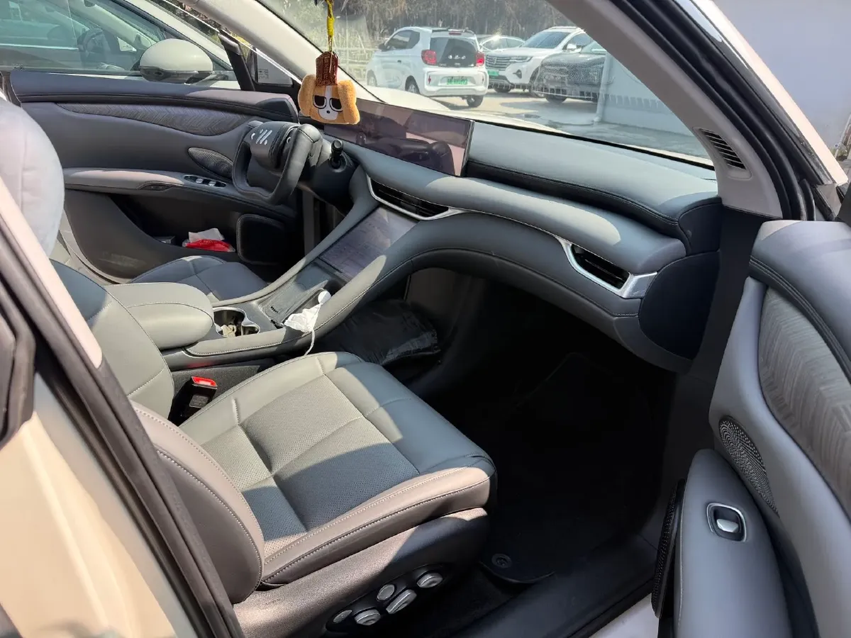 2025 IM LS6 BEV 75KWH,autocango,china used car exporter,china ev exporter,chinese used car exporter,chinese used ev exporter