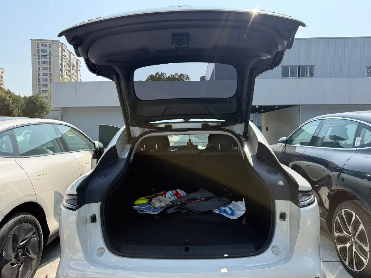 2025 IM LS6 BEV 75KWH,autocango,china used car exporter,china ev exporter,chinese used car exporter,chinese used ev exporter