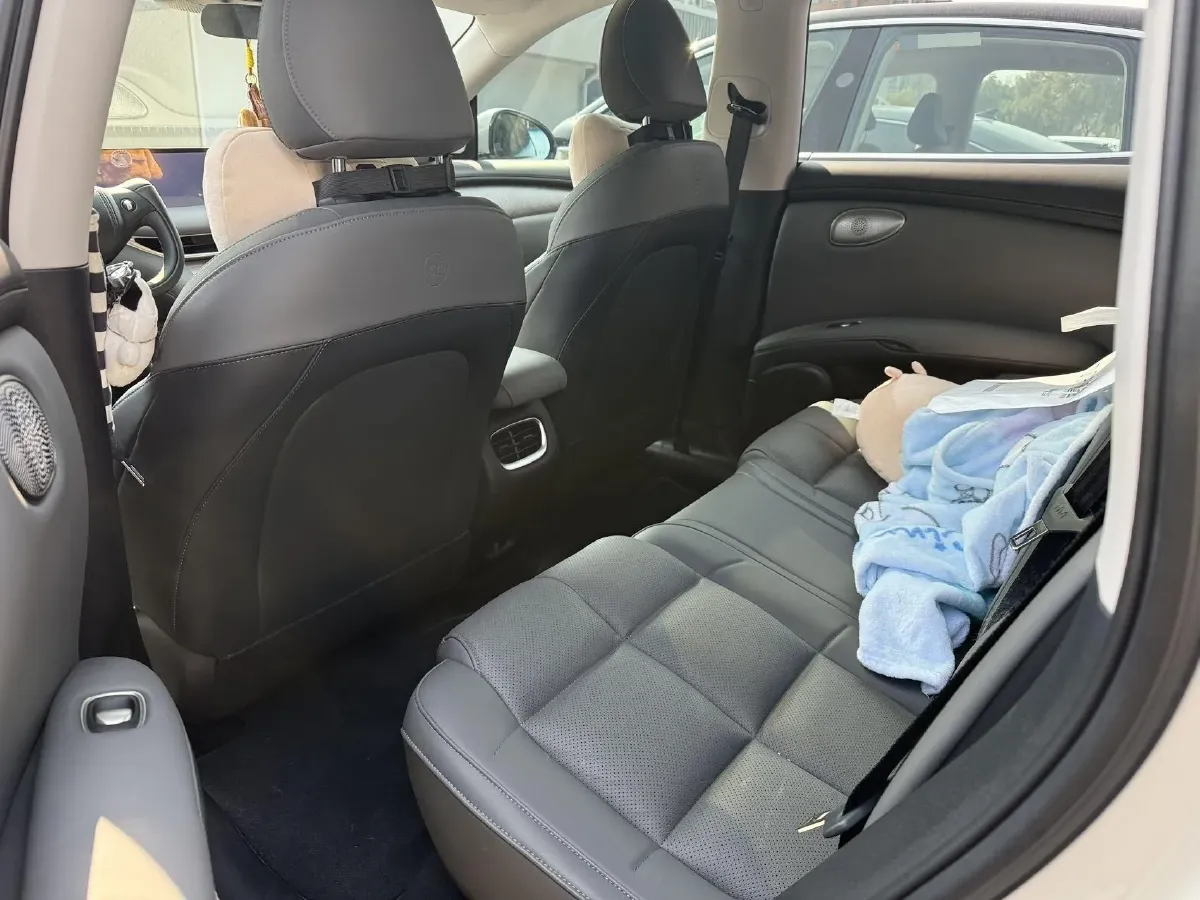 2025 IM LS6 BEV 75KWH,autocango,china used car exporter,china ev exporter,chinese used car exporter,chinese used ev exporter