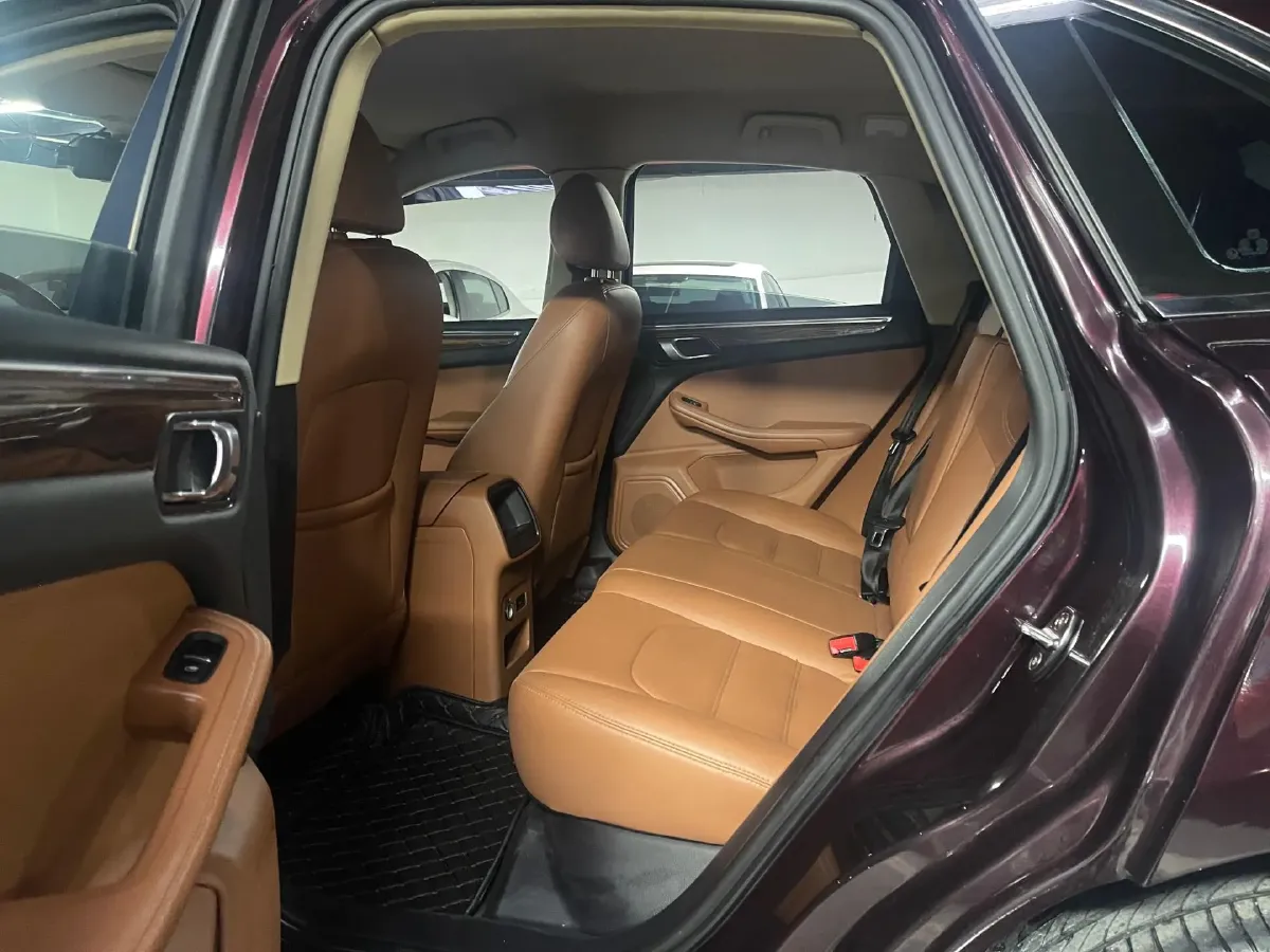 2017 Zotye SR9 2.0T 190HP L4 6DCT,autocango,china used car exporter,china ev exporter,chinese used car exporter,chinese used ev exporter