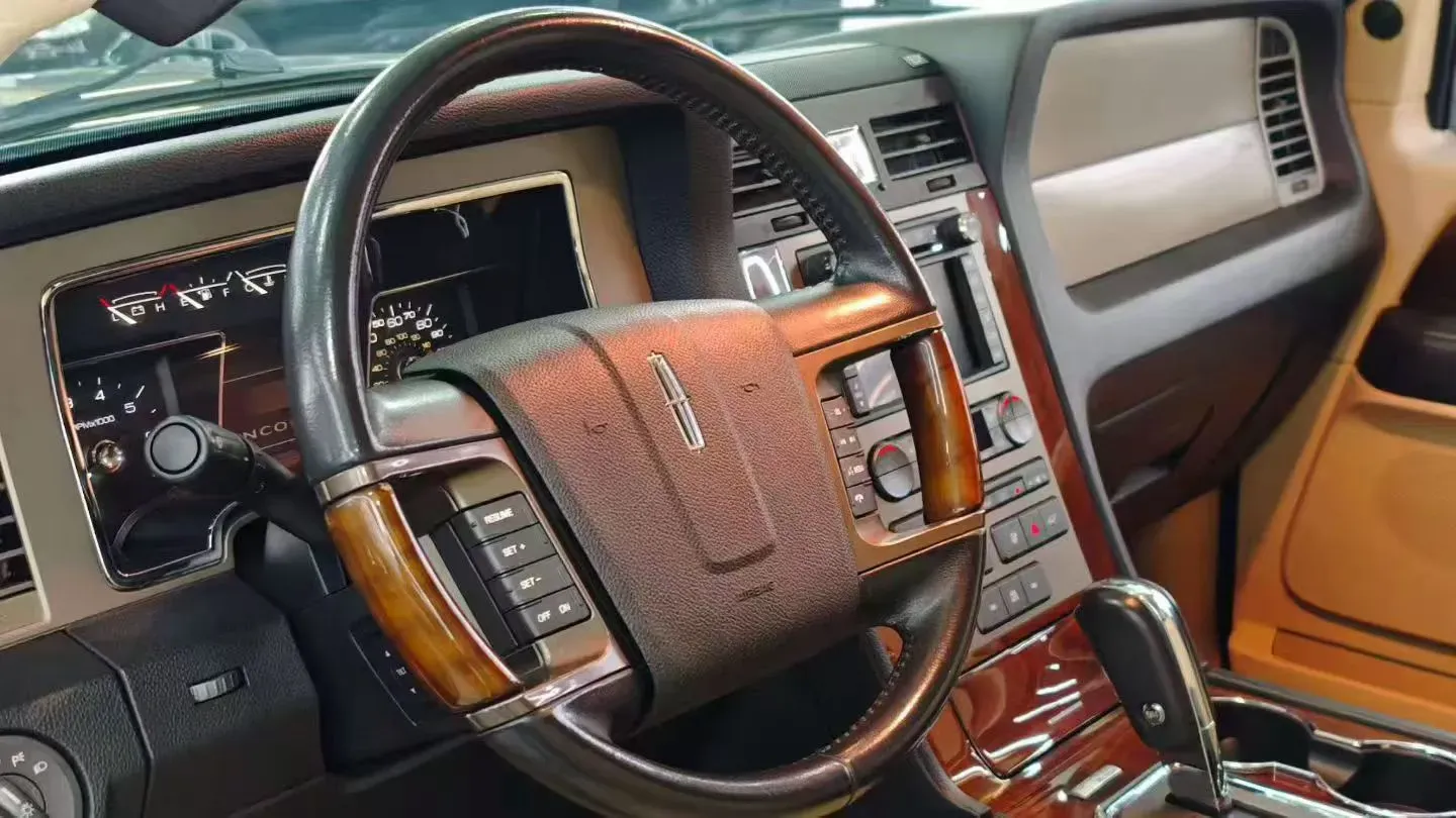 2011 Jeep Compass 2.4L 170HP L4 CVT,autocango,china used car exporter,china ev exporter,chinese used car exporter,chinese used ev exporter