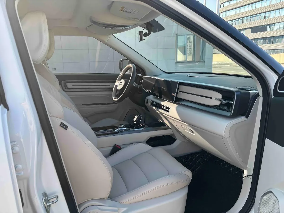 2023 Geely ICON 1.5T 181HP L4 7DCT,autocango,china used car exporter,china ev exporter,chinese used car exporter,chinese used ev exporter