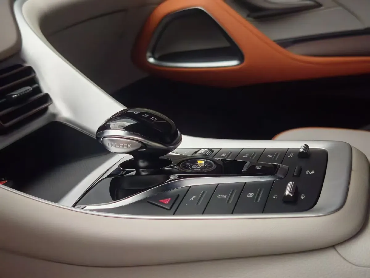 2022 Ruichi Auto EC35 BEV 82HP BEV 36.288KWH,autocango,china used car exporter,china ev exporter,chinese used car exporter,chinese used ev exporter