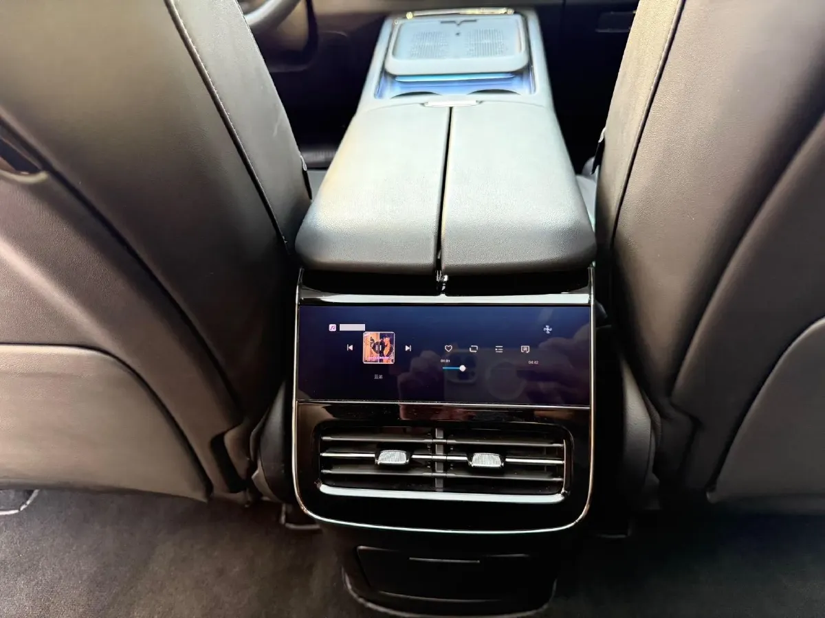 2025 Voyah FREE 1.5T 150HP L4 REEV 43KWH,autocango,china used car exporter,china ev exporter,chinese used car exporter,chinese used ev exporter