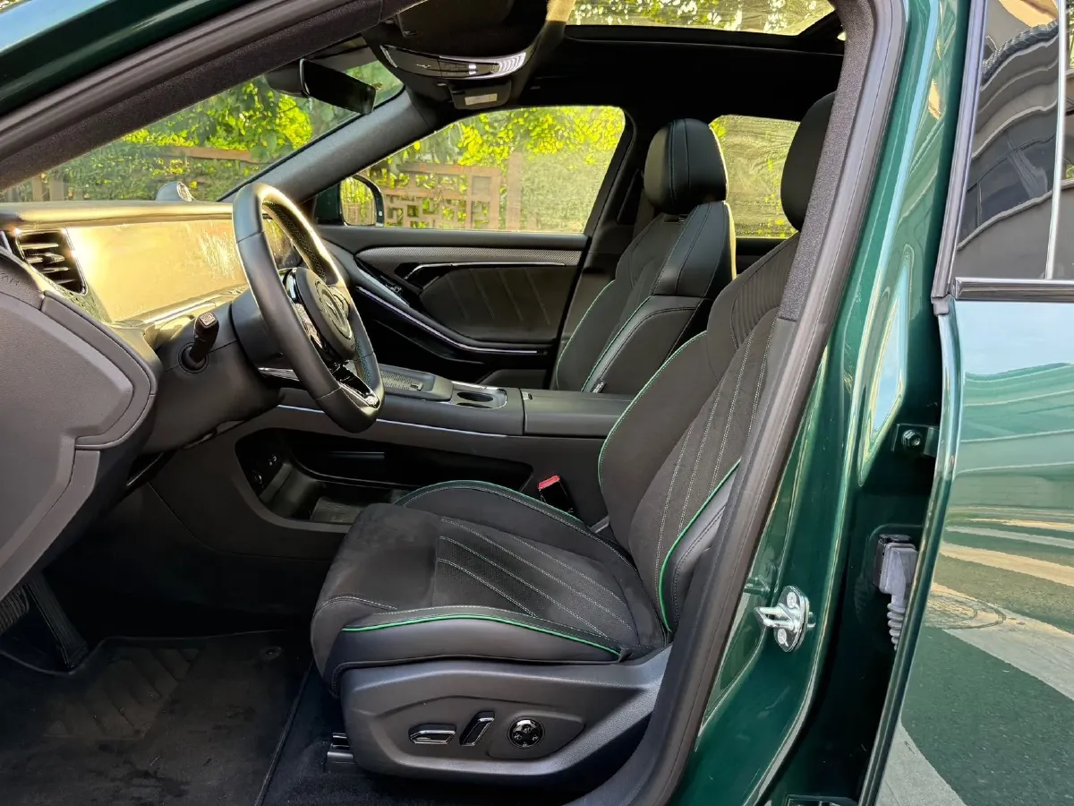 2025 Voyah FREE 1.5T 150HP L4 REEV 43KWH,autocango,china used car exporter,china ev exporter,chinese used car exporter,chinese used ev exporter