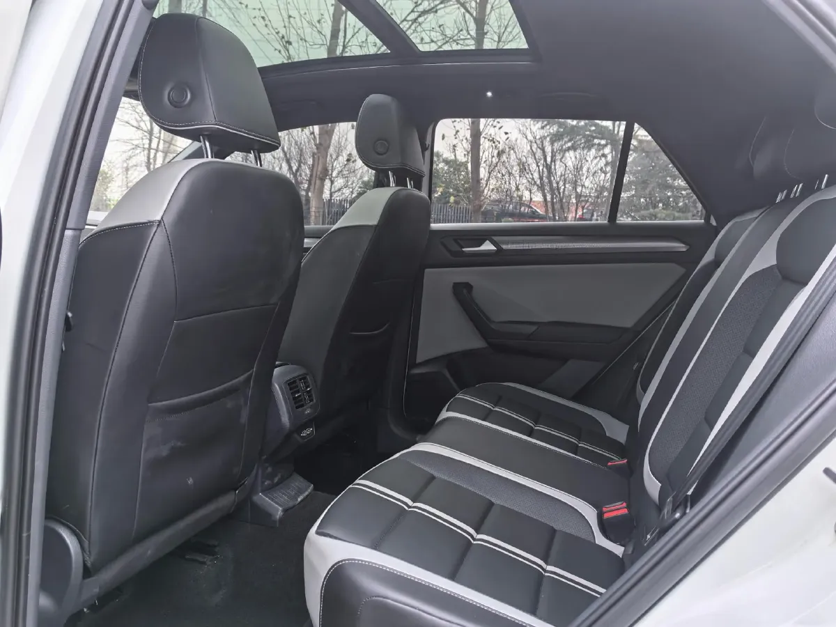 2024 Volkswagen T-Roc 1.5T 160HP L4 7DCT,autocango,china used car exporter,china ev exporter,chinese used car exporter,chinese used ev exporter