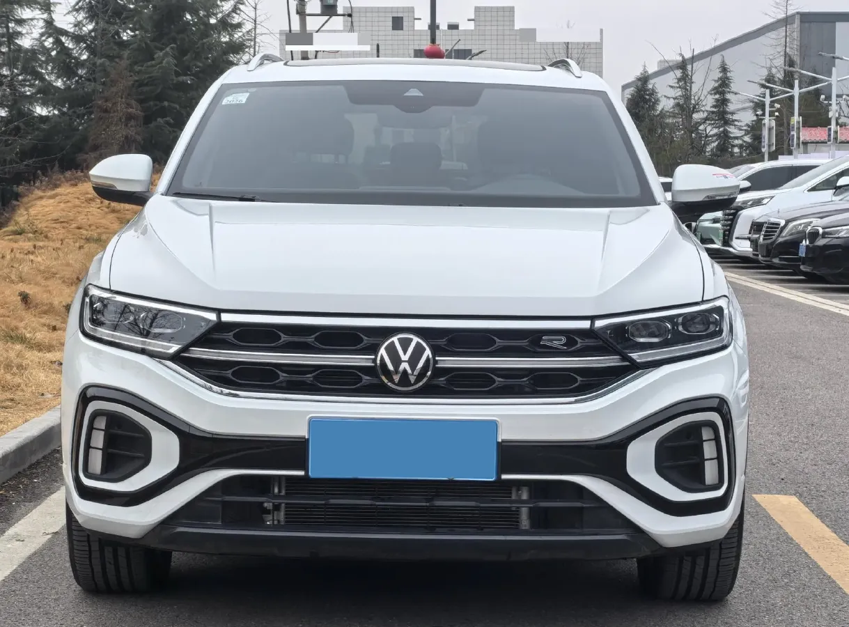 2024 Volkswagen T-Roc 1.5T 160HP L4 7DCT,autocango,china used car exporter,china ev exporter,chinese used car exporter,chinese used ev exporter
