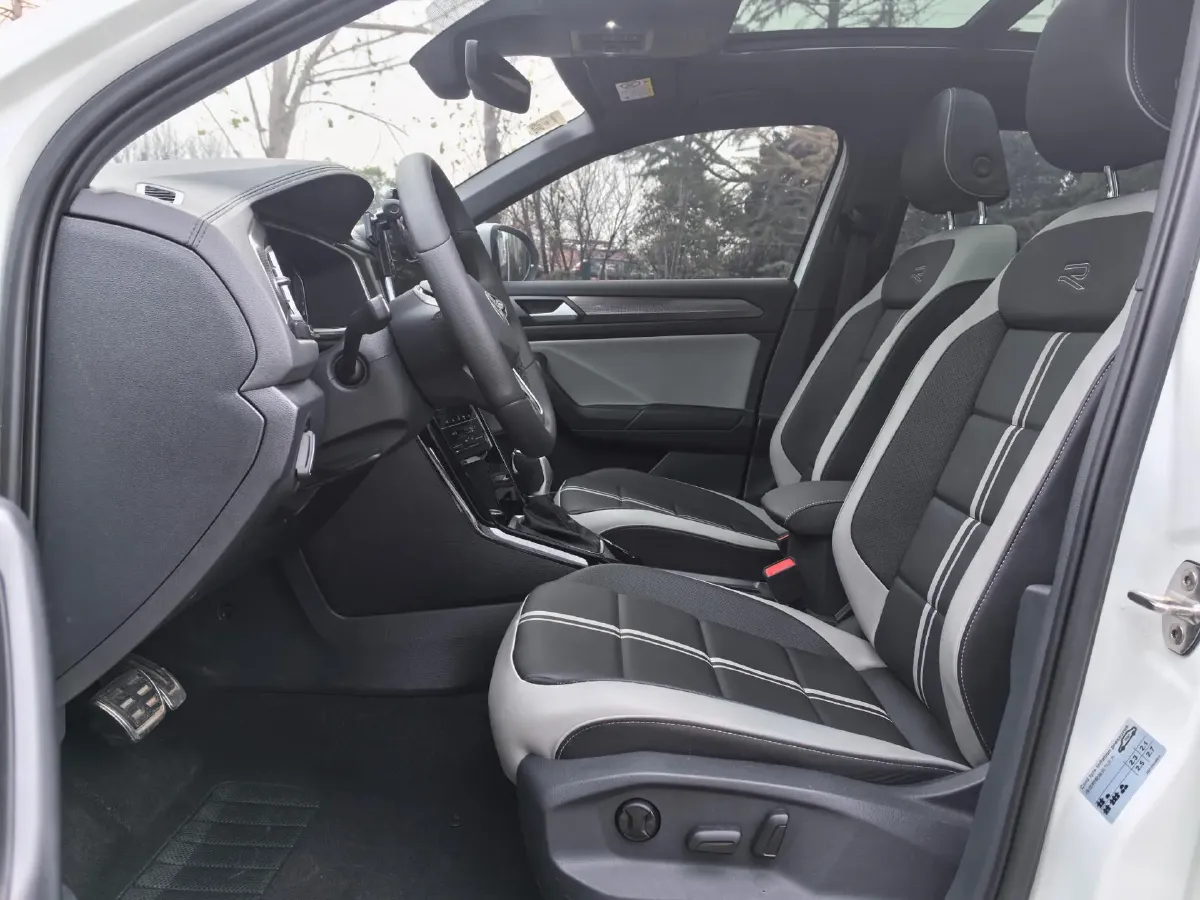 2024 Volkswagen T-Roc 1.5T 160HP L4 7DCT,autocango,china used car exporter,china ev exporter,chinese used car exporter,chinese used ev exporter