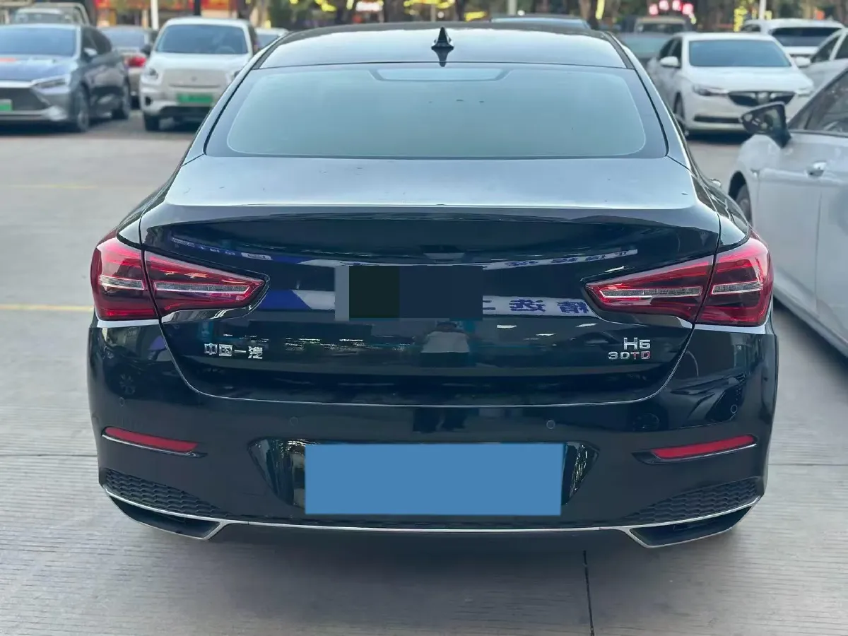 2022 HongQi H5 1.5T 169HP L4 7DCT,autocango,china used car exporter,china ev exporter,chinese used car exporter,chinese used ev exporter