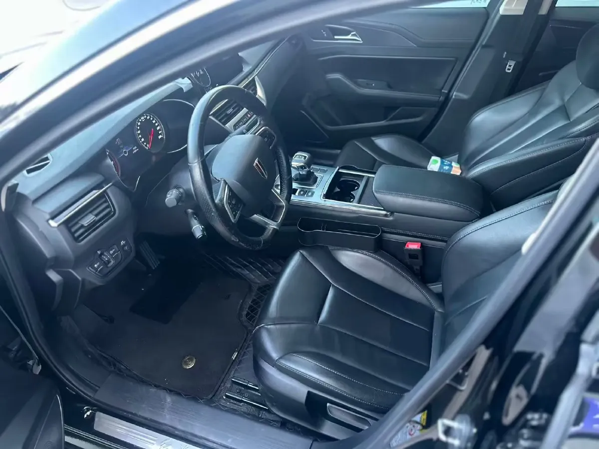 2022 HongQi H5 1.5T 169HP L4 7DCT,autocango,china used car exporter,china ev exporter,chinese used car exporter,chinese used ev exporter