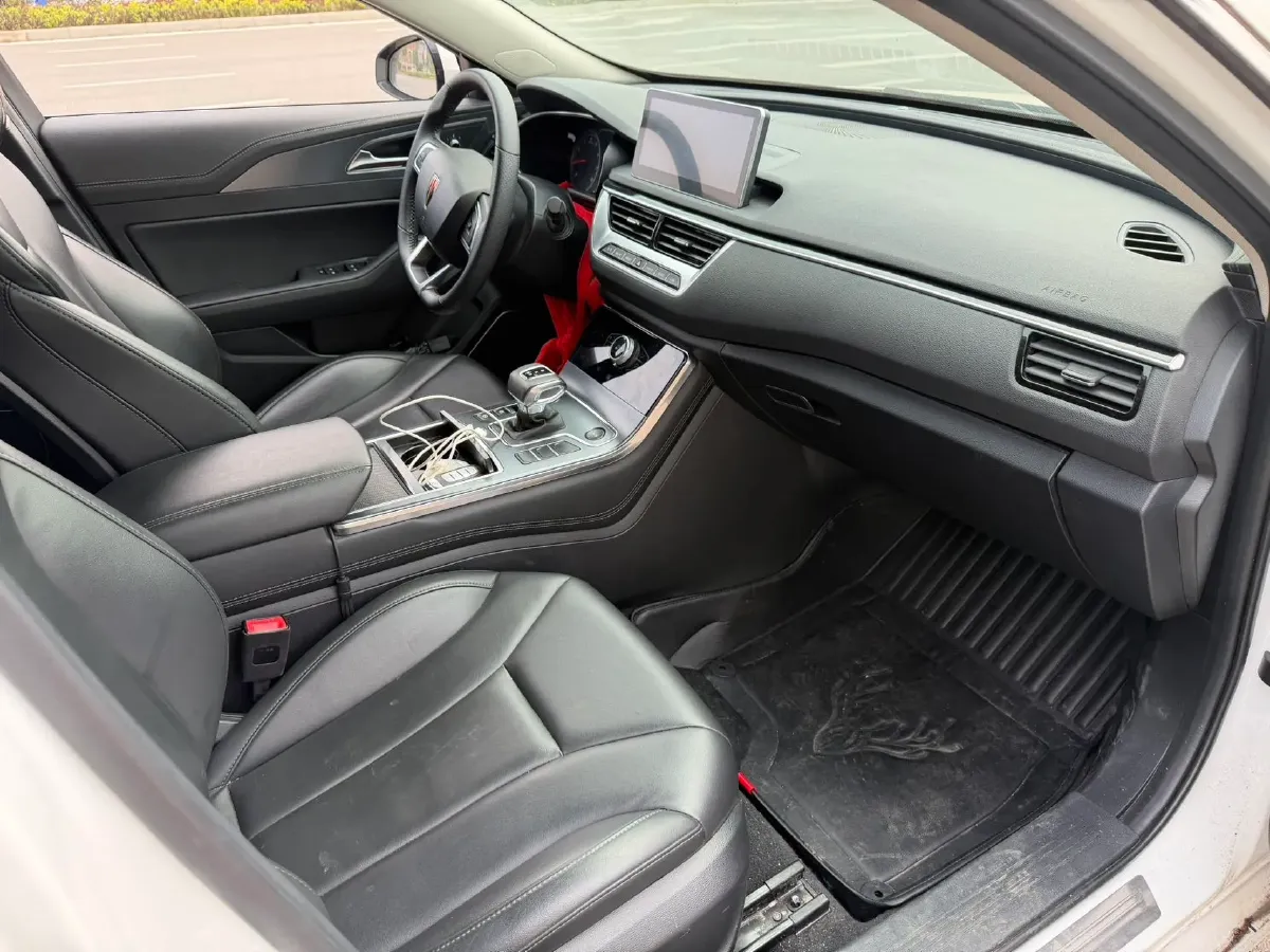 2022 HongQi H5 1.5T 169HP L4 7DCT,autocango,china used car exporter,china ev exporter,chinese used car exporter,chinese used ev exporter