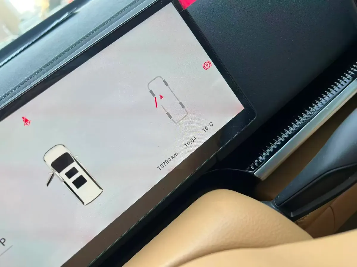 2025 Voyah Dream 1.5T 150HP L4 PHEV 41.7KWH,autocango,china used car exporter,china ev exporter,chinese used car exporter,chinese used ev exporter