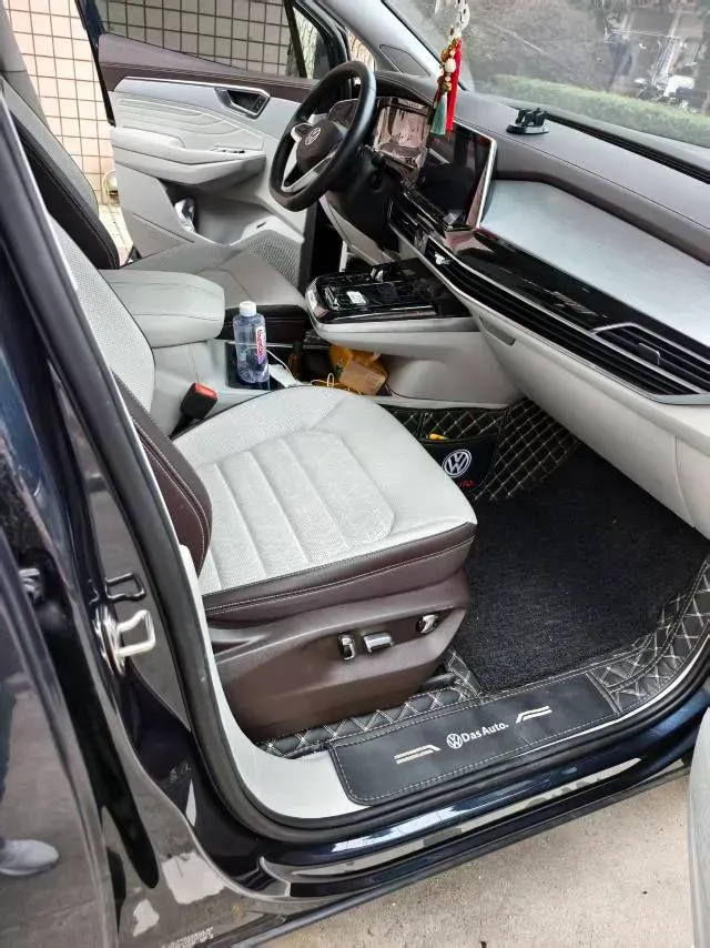 2022 Volkswagen Talagon 2.0T 220HP L4 7DCT,autocango,china used car exporter,china ev exporter,chinese used car exporter,chinese used ev exporter