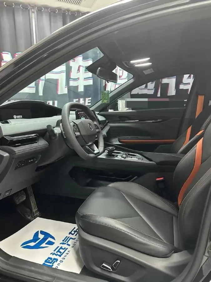 2022 ChangAn UNI-V 1.5T 188HP L4 7DCT,autocango,china used car exporter,china ev exporter,chinese used car exporter,chinese used ev exporter