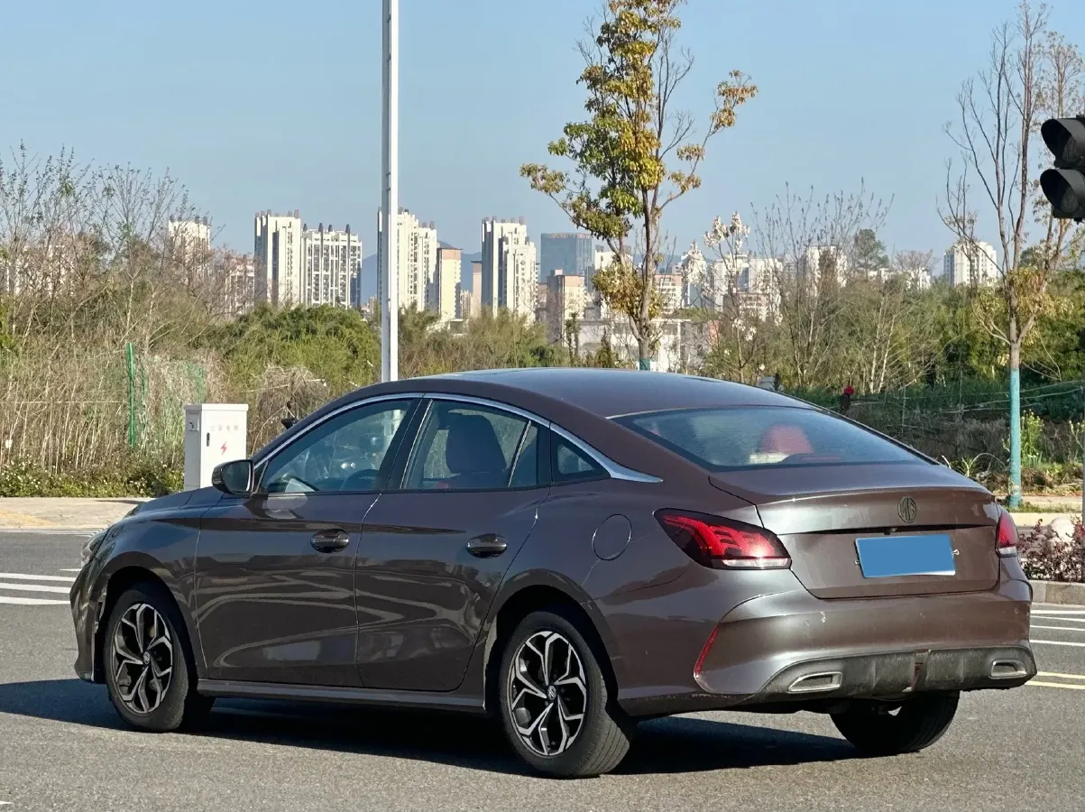 2021 MG 5 1.5L 120HP L4 5MT,autocango,china used car exporter,china ev exporter,chinese used car exporter,chinese used ev exporter