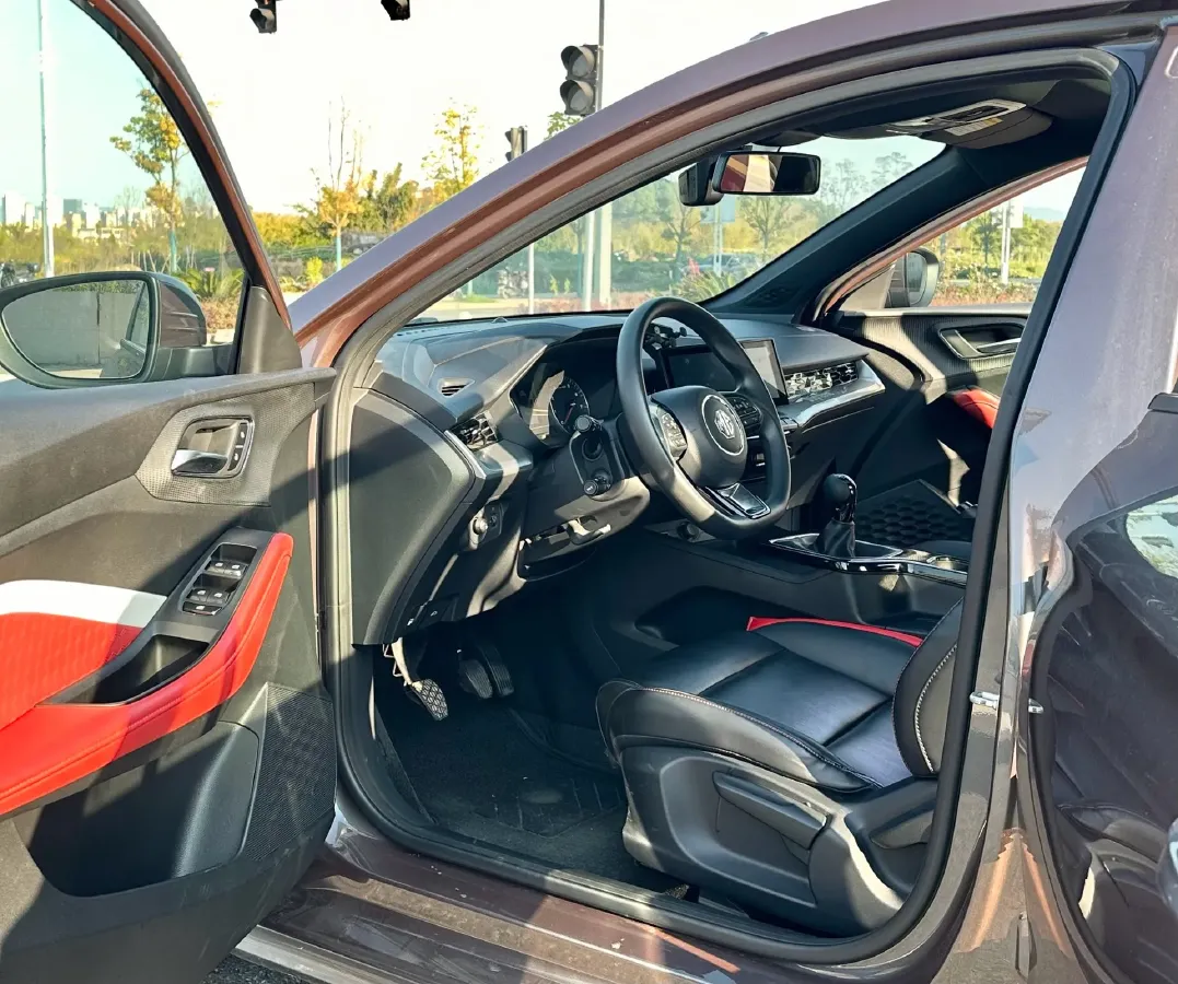 2021 MG 5 1.5L 120HP L4 5MT,autocango,china used car exporter,china ev exporter,chinese used car exporter,chinese used ev exporter