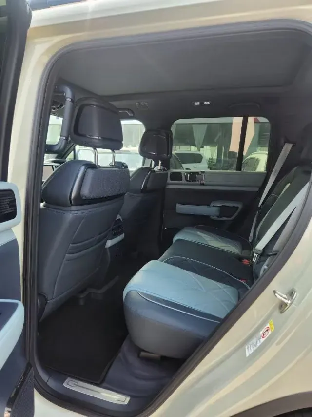 2023 FangChengBao Bao 5 1.5T 194HP L4 E-CVT PHEV 31.8KWH,autocango,china used car exporter,china ev exporter,chinese used car exporter,chinese used ev exporter