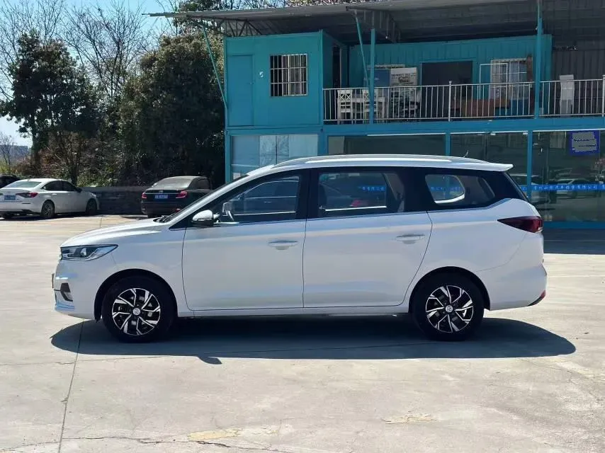 2018 BaoJun 530 1.5T 150HP L4 6MT,autocango,china used car exporter,china ev exporter,chinese used car exporter,chinese used ev exporter
