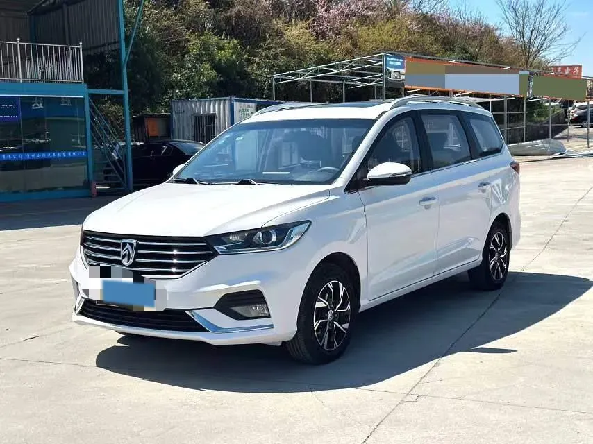 2018 BaoJun 530 1.5T 150HP L4 6MT,autocango,china used car exporter,china ev exporter,chinese used car exporter,chinese used ev exporter