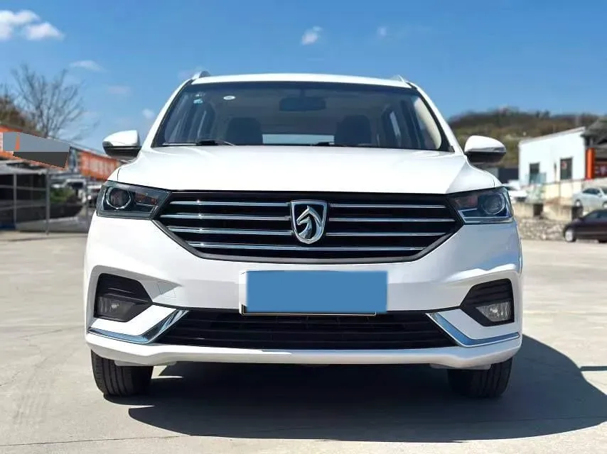 2018 BaoJun 530 1.5T 150HP L4 6MT,autocango,china used car exporter,china ev exporter,chinese used car exporter,chinese used ev exporter