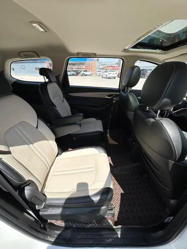 2018 BaoJun 530 1.5T 150HP L4 6MT,autocango,china used car exporter,china ev exporter,chinese used car exporter,chinese used ev exporter