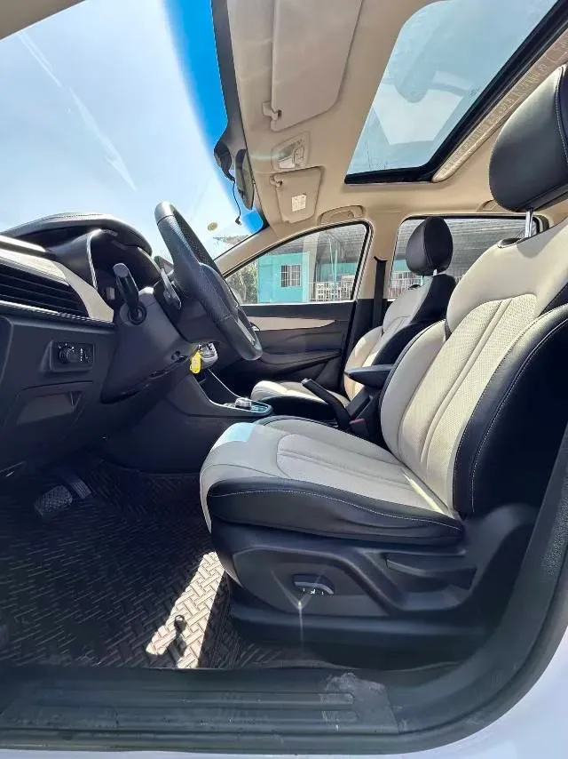 2018 BaoJun 530 1.5T 150HP L4 6MT,autocango,china used car exporter,china ev exporter,chinese used car exporter,chinese used ev exporter