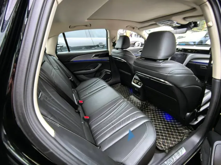 2024 HongQi H5 2.0T 224HP L4 8AT,autocango,china used car exporter,china ev exporter,chinese used car exporter,chinese used ev exporter