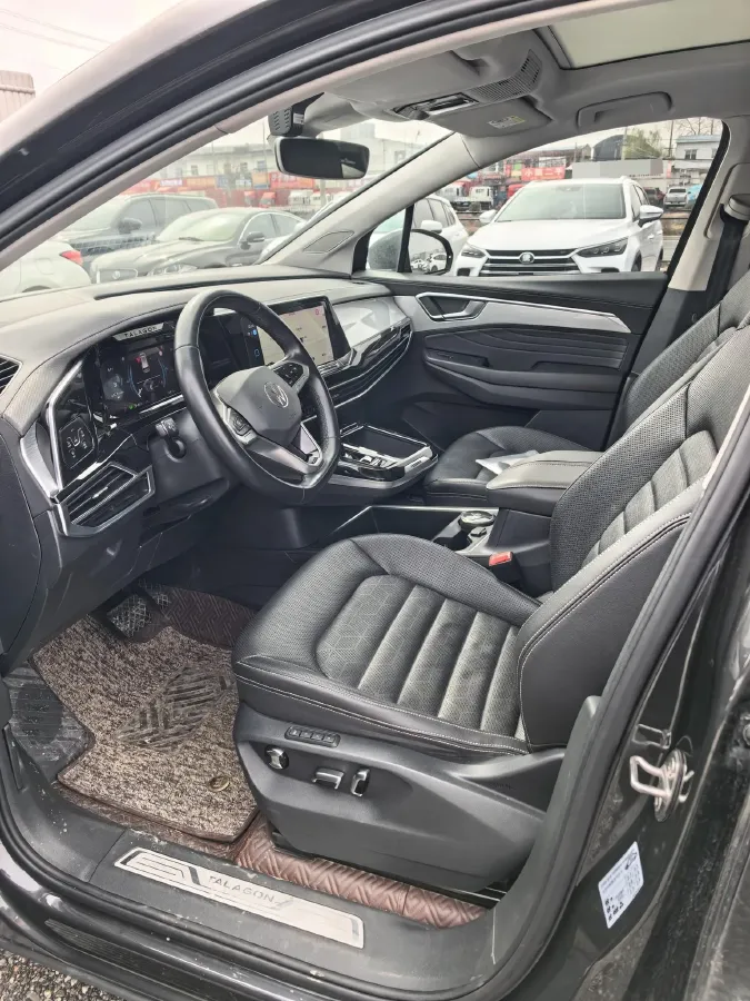 2021 Volkswagen Talagon 2.0T 220HP L4 7DCT,autocango,china used car exporter,china ev exporter,chinese used car exporter,chinese used ev exporter