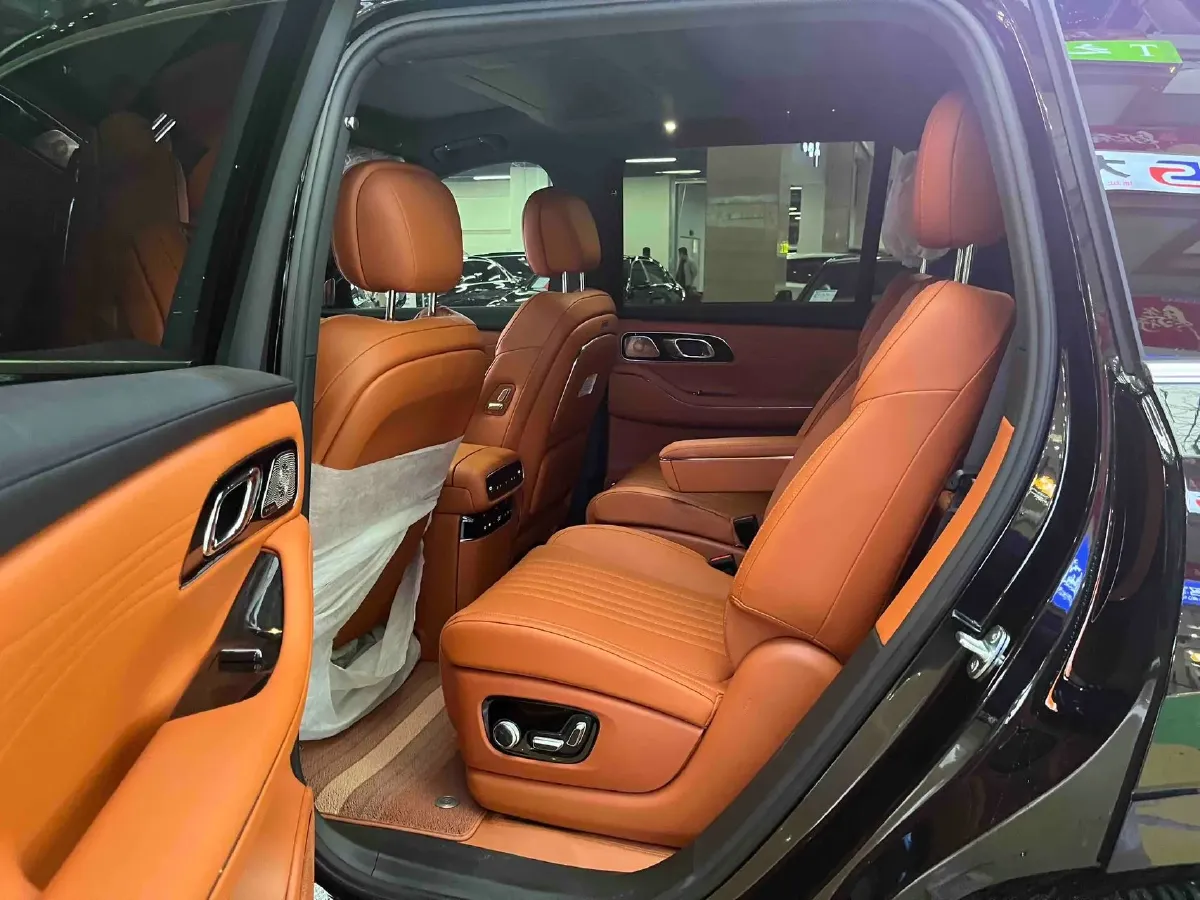 2025 Volkswagen Tiguan L 2.0T 220HP L4 7DCT,autocango,china used car exporter,china ev exporter,chinese used car exporter,chinese used ev exporter