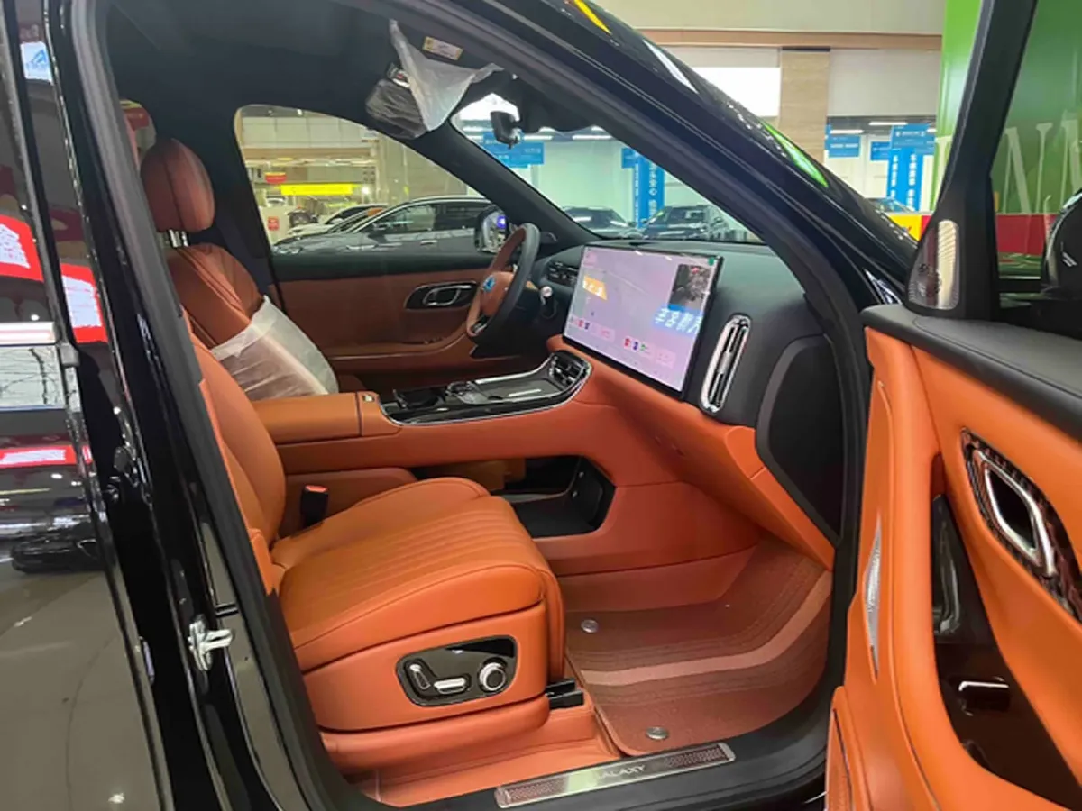 2025 Volkswagen Tiguan L 2.0T 220HP L4 7DCT,autocango,china used car exporter,china ev exporter,chinese used car exporter,chinese used ev exporter