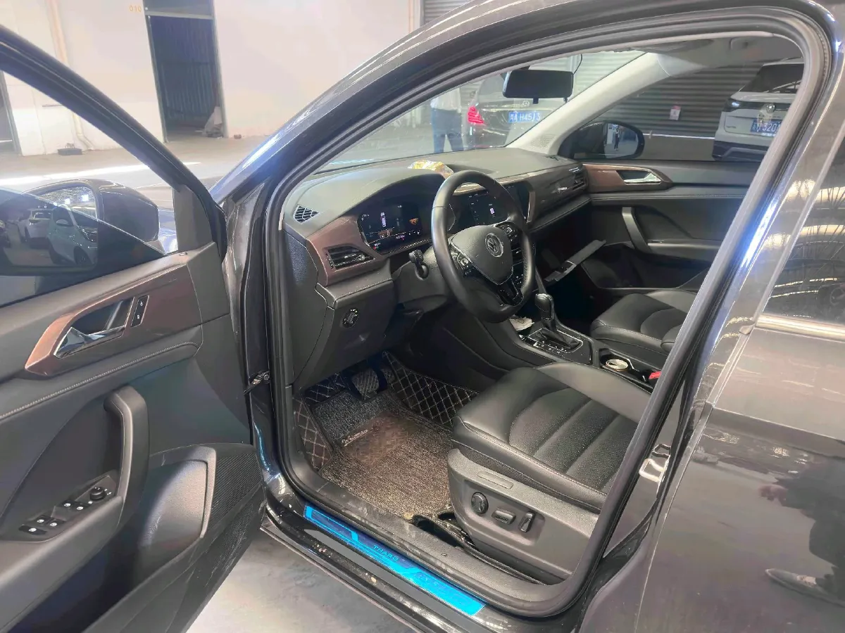 2021 Volkswagen Tharu 1.4T 150HP L4 7DCT,autocango,china used car exporter,china ev exporter,chinese used car exporter,chinese used ev exporter