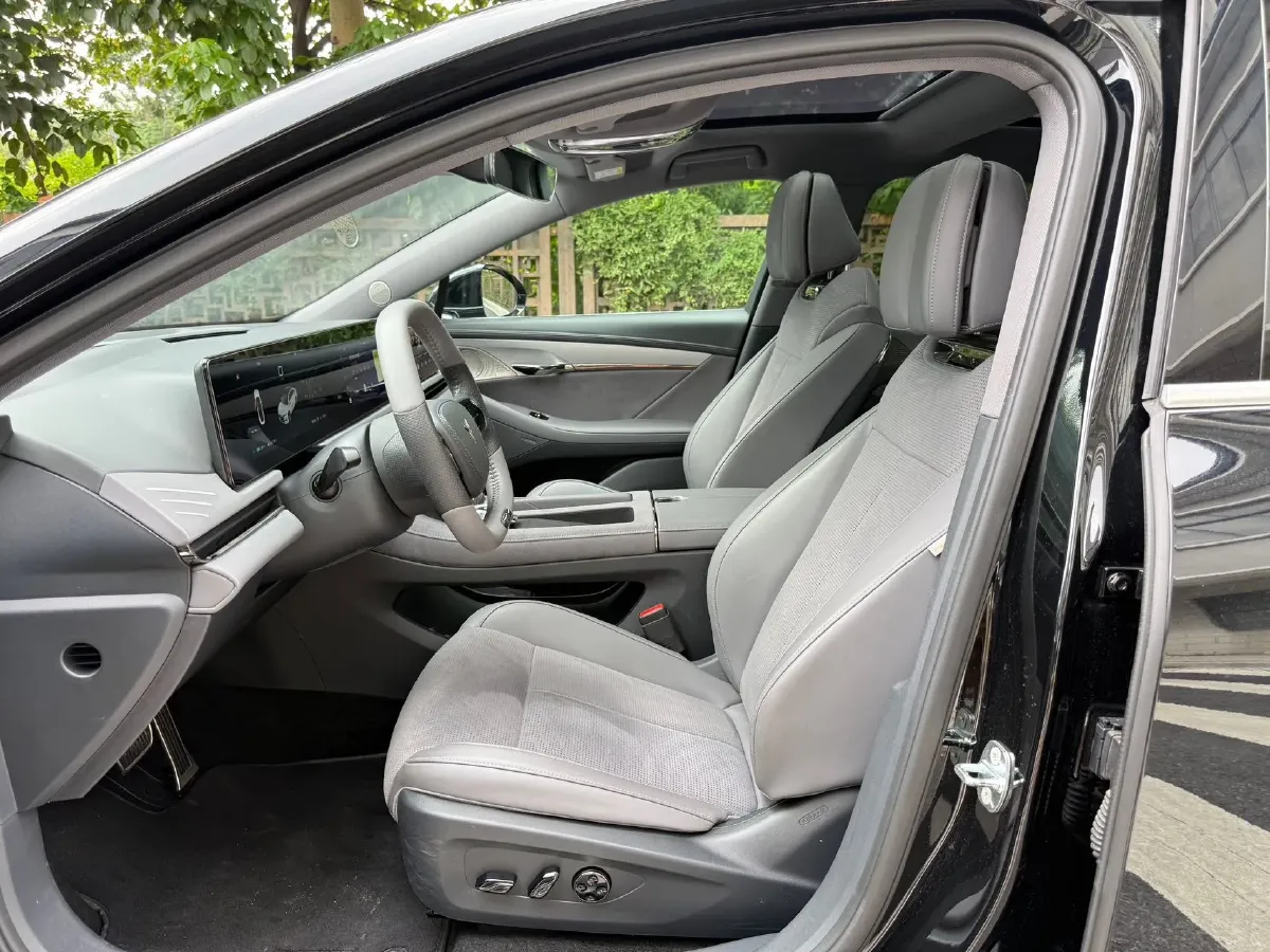 2024 Voyah ZhuiGuang 1.5T 136HP L4 PHEV 43KWH,autocango,china used car exporter,china ev exporter,chinese used car exporter,chinese used ev exporter