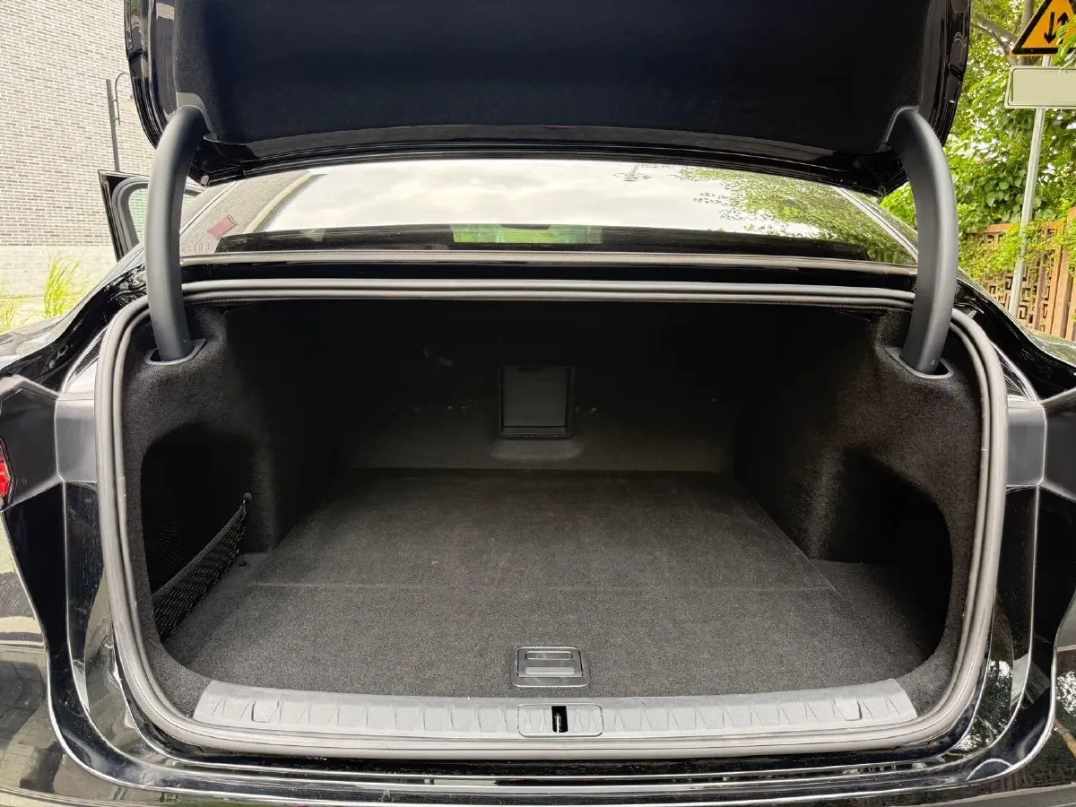 2024 Voyah ZhuiGuang 1.5T 136HP L4 PHEV 43KWH,autocango,china used car exporter,china ev exporter,chinese used car exporter,chinese used ev exporter