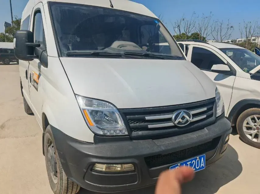 2020 MAXUS XinTu V80 2.5T 136HP L4 6MT,autocango,china used car exporter,china ev exporter,chinese used car exporter,chinese used ev exporter