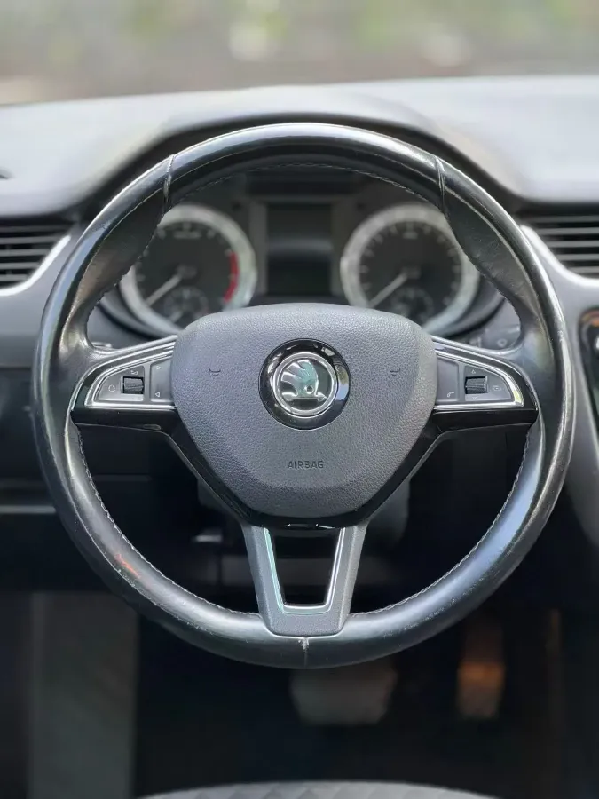 2018 Skoda Octavia 1.2T 116HP L4 7DCT,autocango,china used car exporter,china ev exporter,chinese used car exporter,chinese used ev exporter