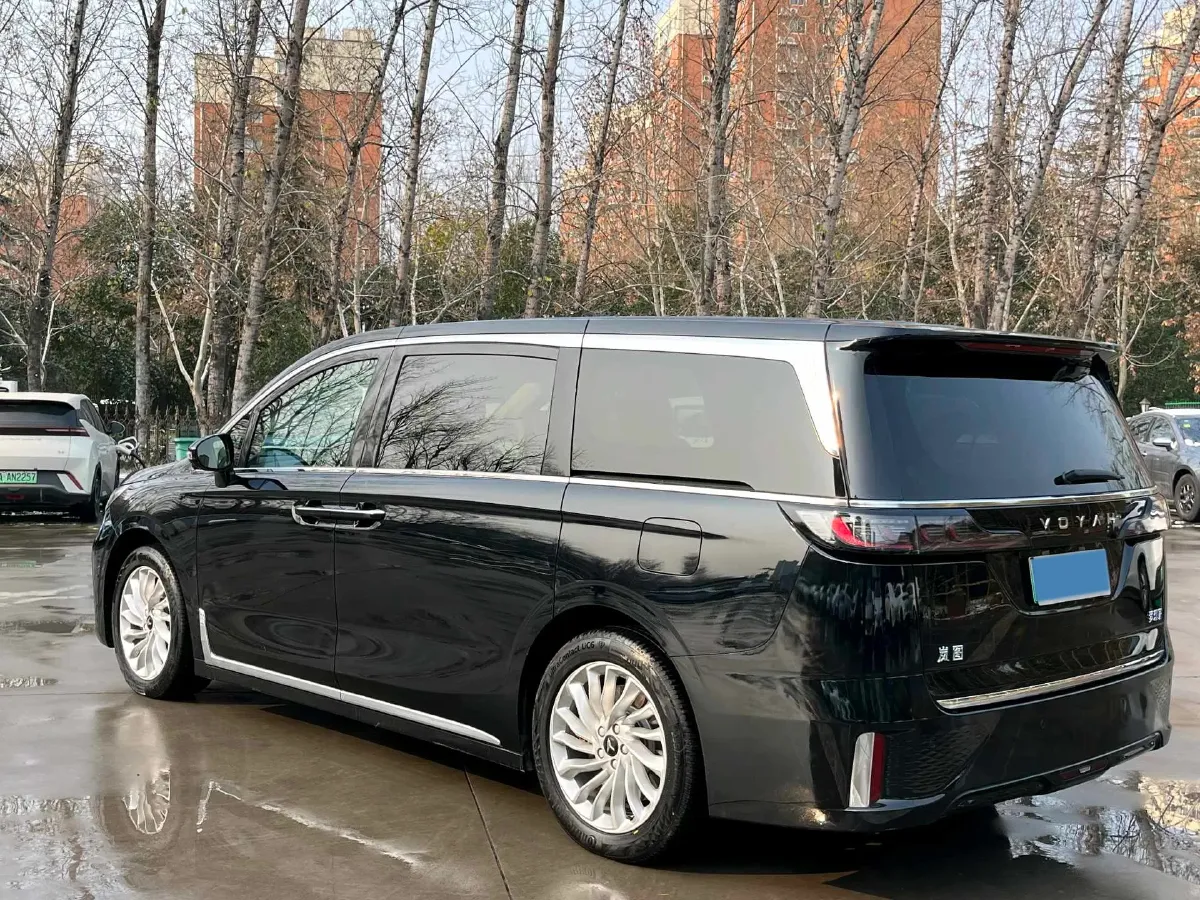 2022 Voyah Dream 1.5T 136HP L4 PHEV 25.57KWH,autocango,china used car exporter,china ev exporter,chinese used car exporter,chinese used ev exporter