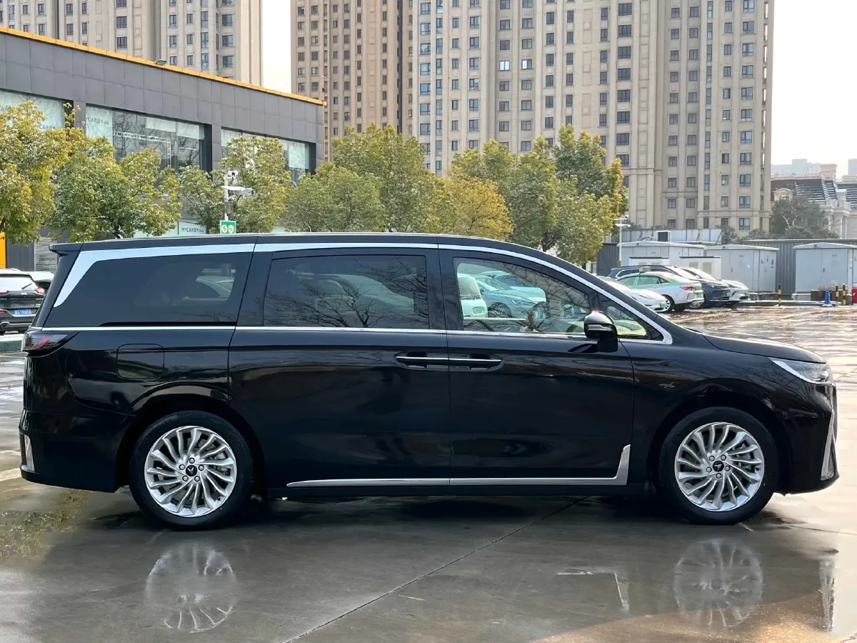 2022 Voyah Dream 1.5T 136HP L4 PHEV 25.57KWH,autocango,china used car exporter,china ev exporter,chinese used car exporter,chinese used ev exporter