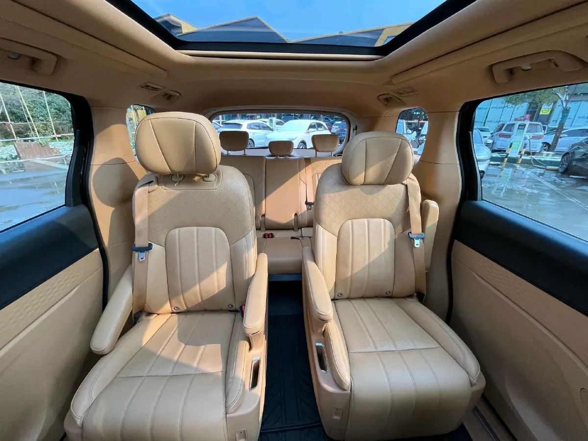 2022 Voyah Dream 1.5T 136HP L4 PHEV 25.57KWH,autocango,china used car exporter,china ev exporter,chinese used car exporter,chinese used ev exporter