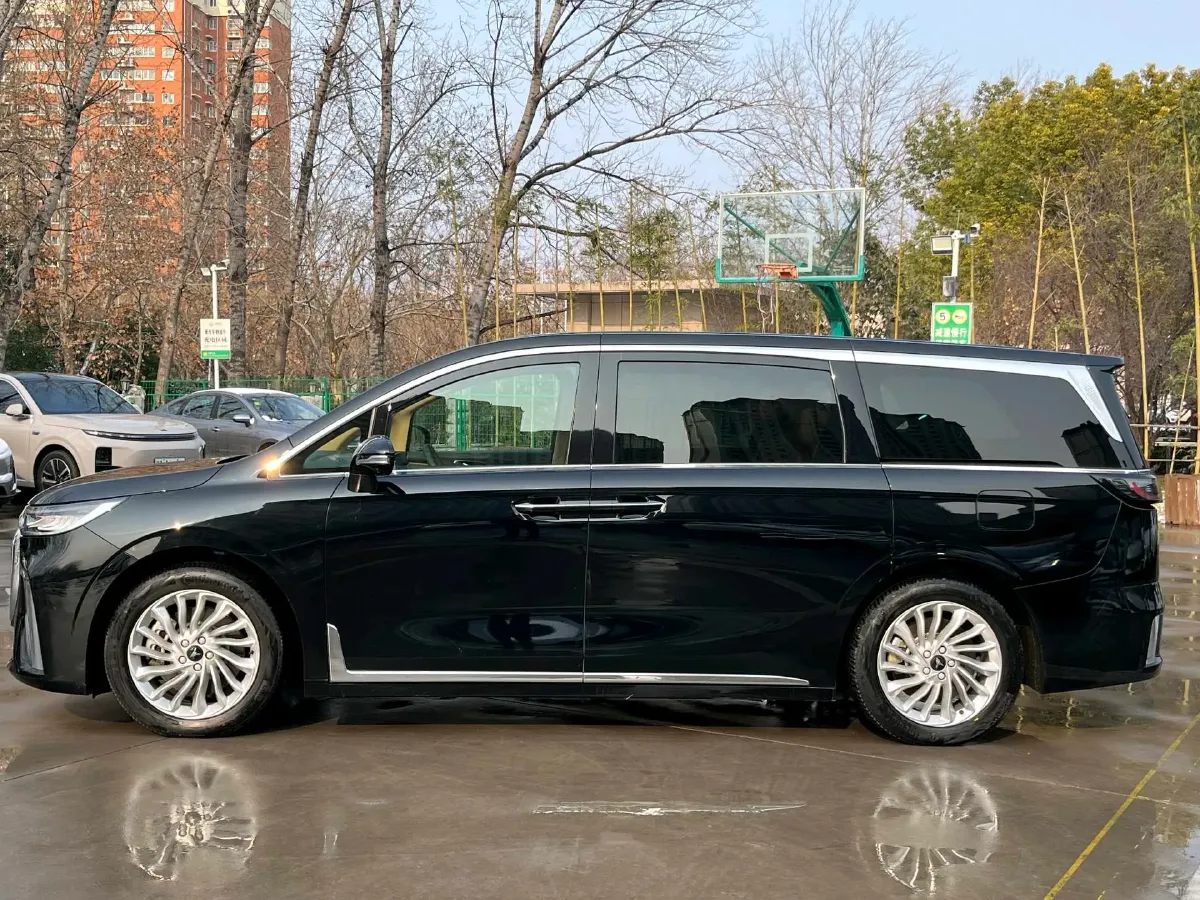 2022 Voyah Dream 1.5T 136HP L4 PHEV 25.57KWH,autocango,china used car exporter,china ev exporter,chinese used car exporter,chinese used ev exporter